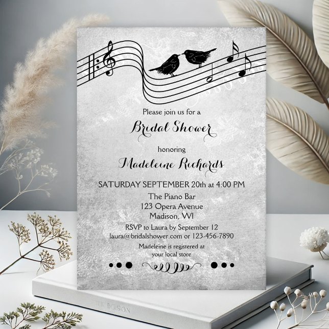 Invitation Musique noire et blanche Fête des mariées à thème  (Elegant bridal shower invitation featuring two love birds on musical wires in black and white)