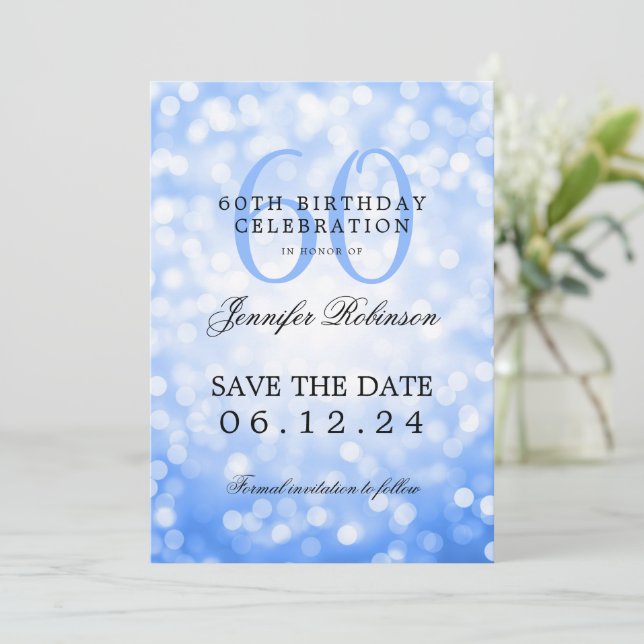 Invitation Navy Blue Bokeh 60th Birthday Enregistrer la date (Debout devant)