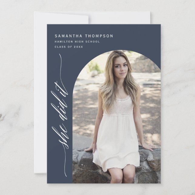 Invitation Navy Blue Minimal Elle L'A Fait Graduation Arch Ph (Devant)