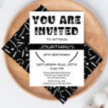 Invitation Ninja moderne Kid Warrior Silhouette fête d'annive<br><div class="desc">Créez une fête d'anniversaire mémorable et amusante pour les enfants cool ninja dans votre vie. Cette invitation de fête d'anniversaire facilement personnalisable fait partie d'un ensemble d'accessoires de fête d'anniversaire assortis. Vous pouvez organiser la meilleure fête d'anniversaire à thème ninja pour votre petit amateur d'arts martiaux. Ajoutez simplement vos propres...</div>