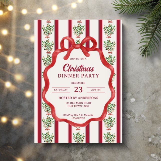 Invitation Noël rétro raypes grand-milenium dîner fête (Christmas dinner party invitation retro red stripes winter greenery grandmillenial bow wavy border)