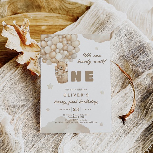 Invitation Nous pouvons à peine attendre Ballon Ours Premier  (Créateur téléchargé)