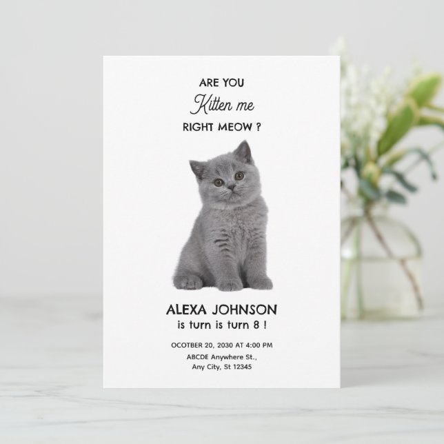 Invitation Nouvel anniversaire de chaton mignonne (Debout devant)