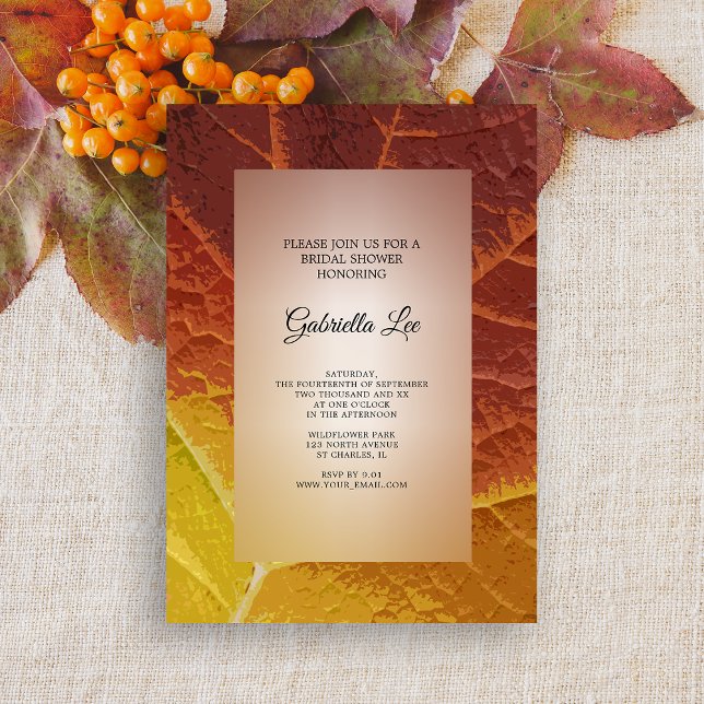 Invitation Nuances de Fête des mariées feuille d'automne (Celebrate your Fall bridal shower with this Shades of Autumn Leaf Invitation.)