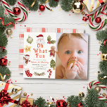 Invitation Oh What Fun Christmas Père Noël Photo 1er Annivers<br><div class="desc">Cette mignonne invitation photo "oh ce qui est amusant" 1er/premier anniversaire comprend un arrière - plan crème avec le Père Noël, des saints, un homme en pain d'épices, une étoile, un bonhomme de neige, un arbre de Noël, un sucre de canne et le stockage en aquarelle. Au verso se trouve...</div>