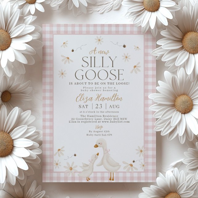 Invitation Oie sotte sur le Baby shower perdu rose En vichy (A new silly goose is about to be on the loose! Pink Gingham Goose Baby Shower Invitation)
