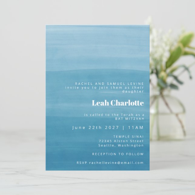 Invitation Ombre Gradient Dip Dye Ocean Blue Bat Bar Mitzvah (Debout devant)