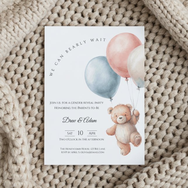 Invitation On Peut à Peine Attendre Les Ballons de Révélation (Gender reveal invitation with teddy bear and balloons on cozy beige chunky knit blanket)