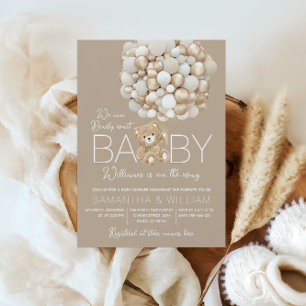Invitation On peut attendre un Baby shower neutre entre les s