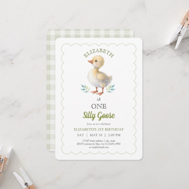 Invitation One Silly Goose Green Gingham Baby First Birthday (Devant/Arrière en situation)