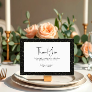 Invitation Paillettes noires et or Script noir sur fond blanc