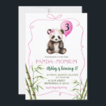 Invitation Panda de fille rose dessinée à la main avec son ar<br><div class="desc">Panda à main rose avec bow Invitation d'anniversaire</div>