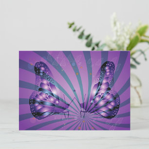 Invitation Papillon Abstrait Violet avec des Ailes Radieuses