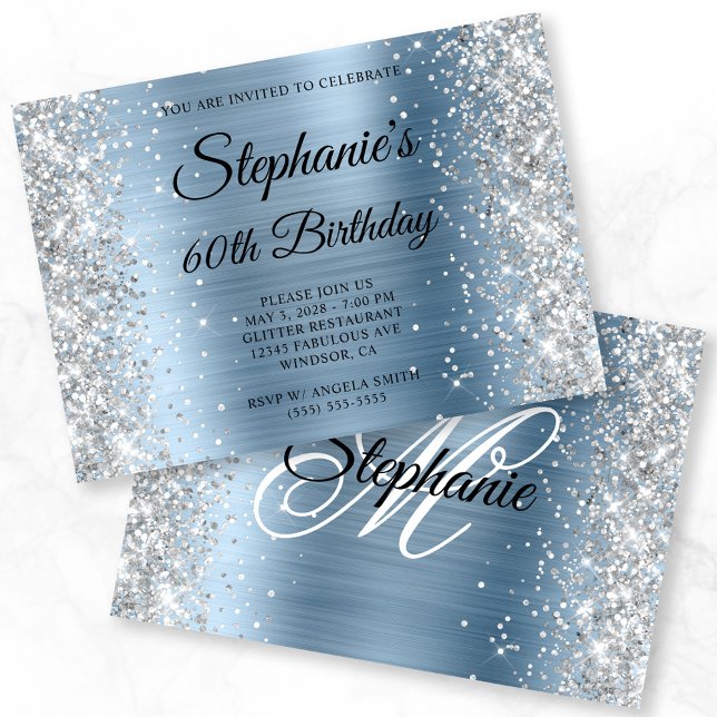 Invitation Parties scintillant d'argent clair Monogramme bleu (Silver Glitter Light Blue Monogram 60th Birthday Invitation)