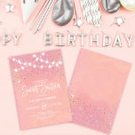 Invitation Parties scintillant d'argent rose éclaire doux 16<br><div class="desc">Cette majestueuse et glamour invitation d'anniversaire sweet sixteen est parfaite pour la fille fille. Il présente des brins lumineux suspendus au-dessus de confettis de parties scintillant brillant en argent faux imprimé sur un arrière - plan abstrait rose et corail inspiré des étoiles dans le ciel nocturne. C'est joli, chic, moderne,...</div>