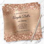 Invitation Parties scintillant de cuivre brillant Faux brossé<br><div class="desc">Une invitation glamour monogrammée de 30ème anniversaire pour elle. Faux parties scintillant en cuivre brillant avec étincelles contre une image graphique en feuille de métal brossé. On peut customiser le monogramme de calligraphie noir et blanc au centre. Tous les éléments brillants et brillants de ce design girly moderne sont des...</div>