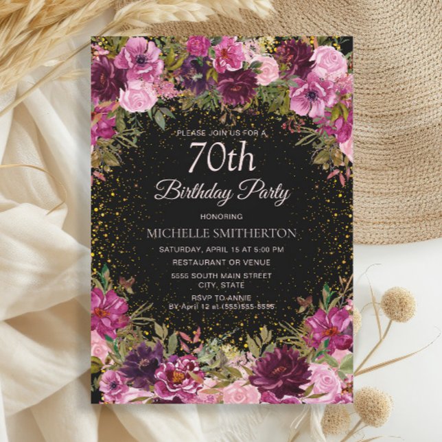 Invitation Parties scintillant florale rose pourpre Noir 70e  (Burgundy and pink watercolor floral and gold glitter on black 70th birthday party invitation.)