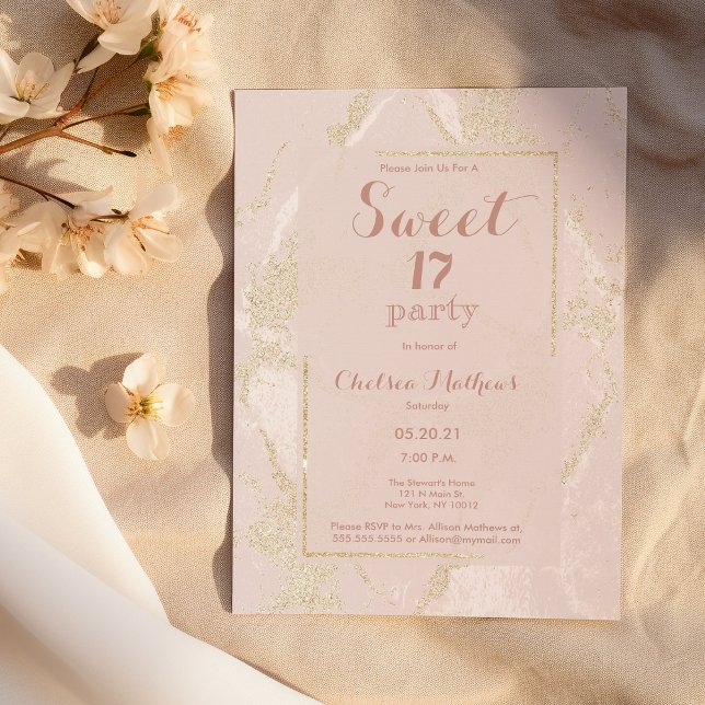 Invitation Parties scintillant moderne en marbre rose vif Swe (Modern blush pink gold glitter marble Sweet 17)