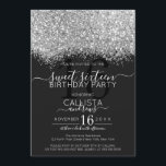 Invitation Parties scintillant noire en argent de luxe Confet<br><div class="desc">L'invitation élégante, glamour et moderne à la fête d'anniversaire de sweet sixteen est parfaite pour la jeune adolescente contemporaine et élégante. Il présente un confetti à parties scintillant brillante en argent faux imprimé sur le dessus d'un simple arrière - plan noir avec un grand numéro "16" dans un ton or...</div>