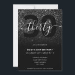 Invitation Parties scintillant noire moderne élégant 30e anni<br><div class="desc">Parties scintillant Noire Elégante Moderne Invitation 30e Anniversaire. Conception minimaliste de modèle d'invitation de 30e anniversaire avec élégante calligraphie écriture manuscrite.</div>