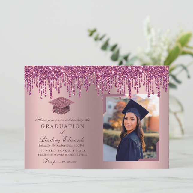 Invitation Parties scintillant  Rose Rose Graduation Photo (Debout devant)