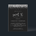 Invitation Parties scintillant Silver tendance Sweet 16 Anniv<br><div class="desc">Parties scintillant Silver tendance Sweet 16 Anniversaire Fête Noir. Style glam, avec parties scintillant faux argent bordant le dessus de chaque côté, et doux 16 est dans un ensemble moderne script informel sur le noir classique. Personnalisez facilement le reste du texte à vos propres détails. Vous pouvez également modifier le...</div>