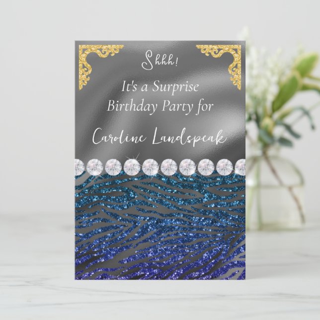 Invitation Parties scintillant Surprise Anniversaire Bleu Vio (Debout devant)