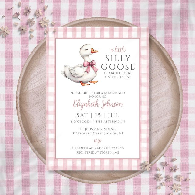Invitation Petit Baby shower de fille rose d'oie sotte (Little Silly Goose Pink Girl Baby Shower Invitation)