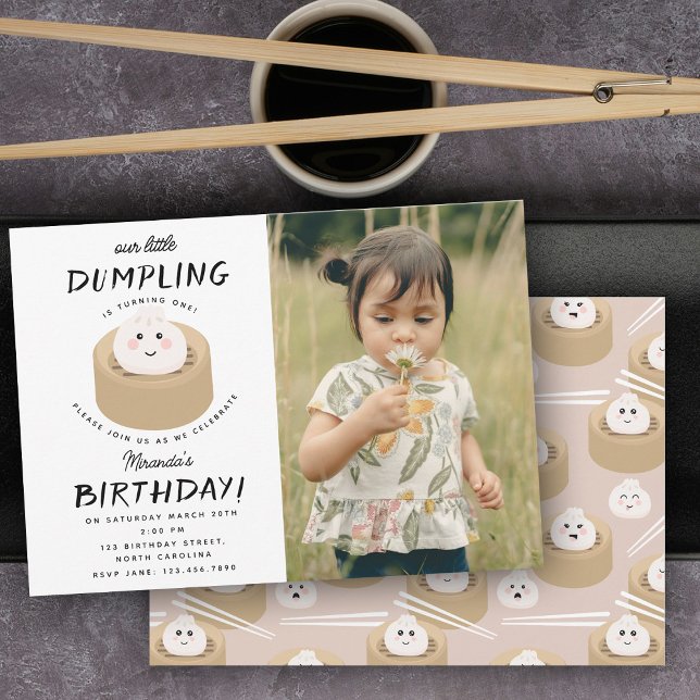 Invitation Petite fille en peluche Photo fête d'anniversaire (Little Dumpling Boy Girl Photo Birthday Party)
