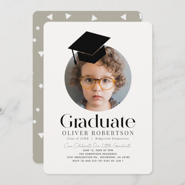 Invitation Petites casquettes de graduation minimaliste Photo (Devant / Derrière)
