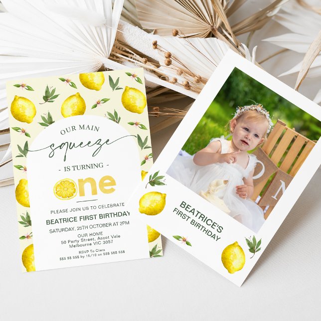 Invitation Photo Arch Lemon Our Main Squeeze 1er anniversaire (Girls Our Main Squeeze 1st Birthday Invitation Template, Modern Lemon Themed 1st Birthday Invitation)