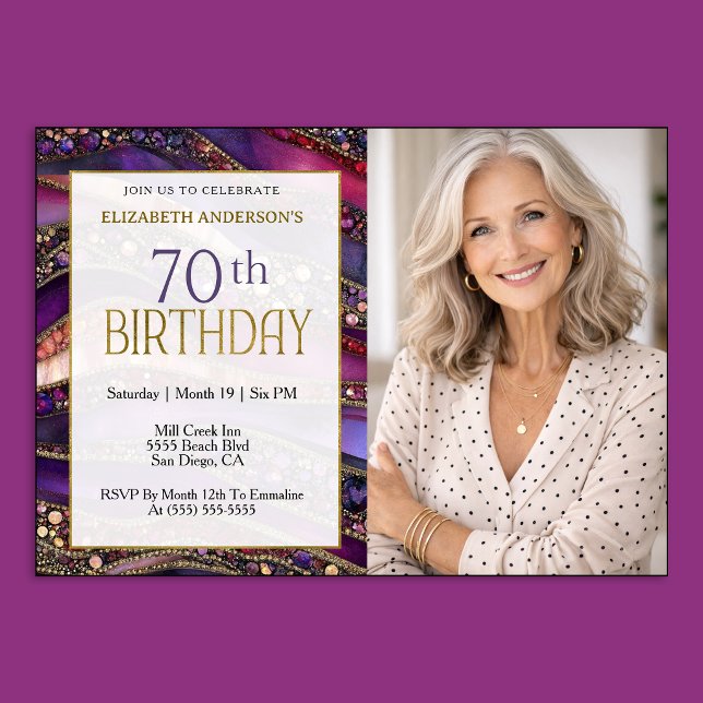 Invitation Photo de 70e anniversaire Strata or et violet (Luxury purple and gold 70th birthday photo invitation with jeweled marble design and elegant style.)