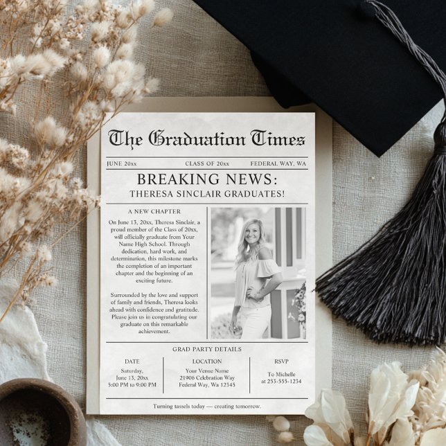 Invitation Photo de journal en noir et blanc Fête de remise d (Unique Modern Newspaper Photo Graduation Party Invitation)