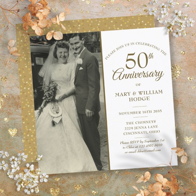 Invitation Photo de mariage au cœur d'or pour le 50e annivers (50th Anniversary Gold Hearts Wedding Photo Square Invitation)