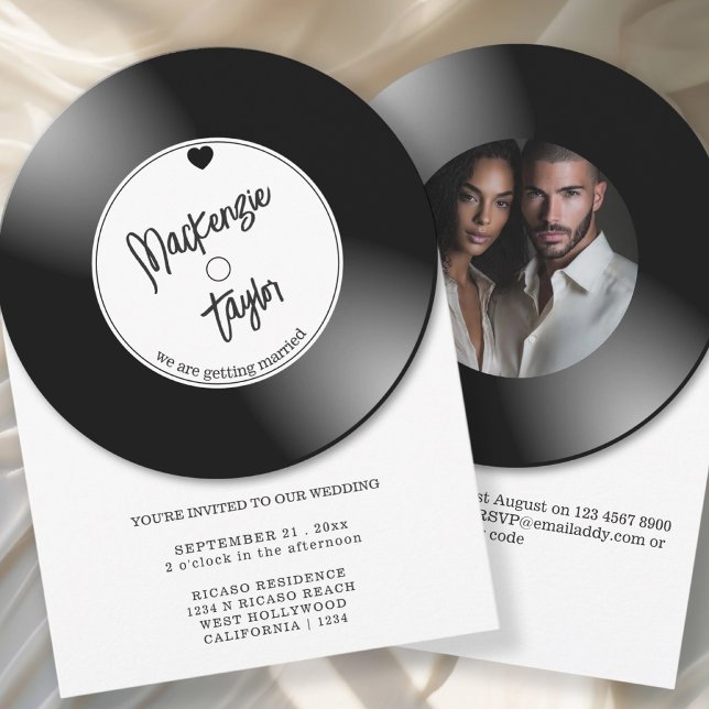 Invitation Photo de mariage avec disque vinyle rétro (Retro Vinyl Record Photo Wedding Invitation by Ricaso. Novelty music lover wedding collection)