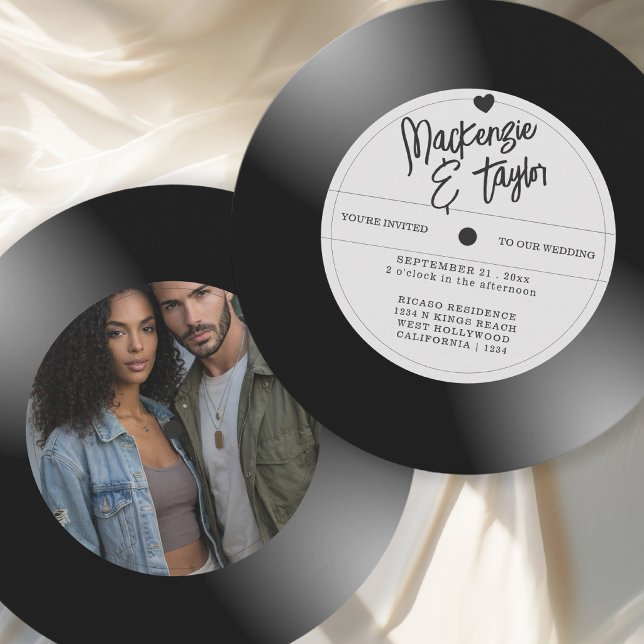 Invitation Photo de mariage avec disque vinyle rétro (Retro Vinyl Record Photo Cover Wedding Invitation by Ricaso - Novelty music themed wedding invites)