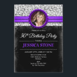 Invitation Photo du 30e anniversaire - Silver Black Purple<br><div class="desc">30th Birthday Invitation with Your Photo Design élégant en noir,  fausse parties scintillant argent avec une pointe de violet. Parfait pour une fête du trentième anniversaire féminin. Il peut être customisé pour n'importe quel âge !</div>