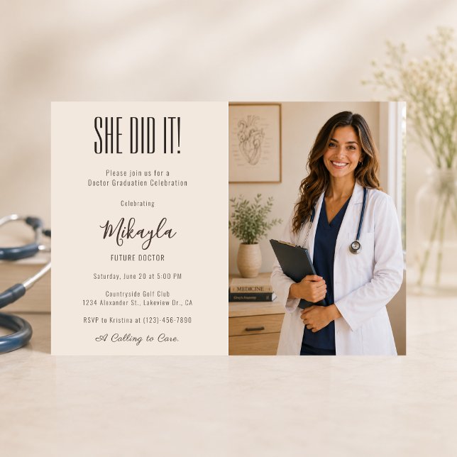 Invitation photo élégante pour docteur (Elegant doctor graduation invitation with luxury photo layout and modern medical aesthetic.)