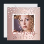 Invitation Photo fête d'anniversaire rose or diamants glam<br><div class="desc">Modèle pour votre propre photo. Devant : or Rose, fausse parties scintillant : Félicitations. Le texte est écrit avec un script de style moderne écrit à la main. Texte : 21e anniversaire (ou tout âge), en Bourgogne. Décoré avec un brin de diamant en or rose. arrière - plan d'or rose...</div>