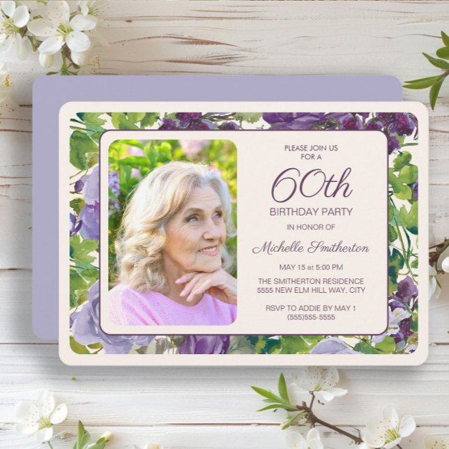 Invitation Photo Fleurs Violettes Feuilles Vertes 60e Anniver (Elegant purple watercolor floral and greenery 60th birthday party photo invitation)