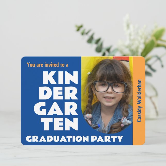 Invitation Photo Kindergarten Graduation Party (Debout devant)