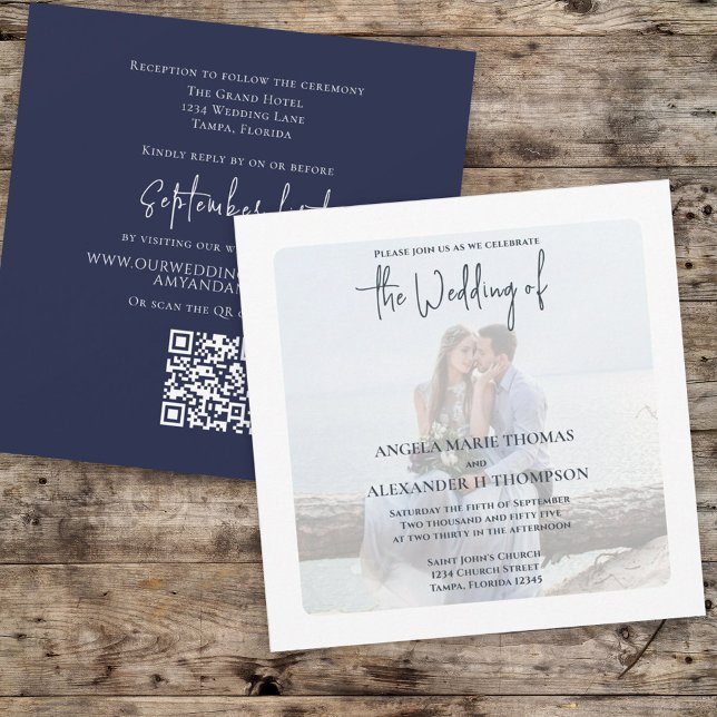 Invitation Photo minimaliste bleu marine Mariage élégant (Navy blue wedding square invitation with photo overlay.)