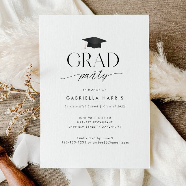 Invitation Photo moderne de la Grad Party en noir et blanc (Modern Black and White Script Grad Party Invitation)