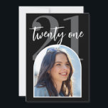 Invitation Photo moderne noir et blanc Elégant 21e anniversai<br><div class="desc">Une simple invitation photo moderne 21ème anniversaire avec une élégante typographie de script de calligraphie et design minimaliste en noir et blanc.</div>