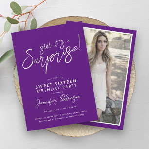 Invitation Photo moderne violet & blanc Surprise Sweet 16