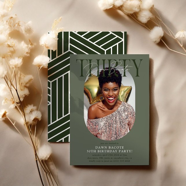 Invitation Photo Ovale moderne et signature 30e anniversaire (Créateur téléchargé)