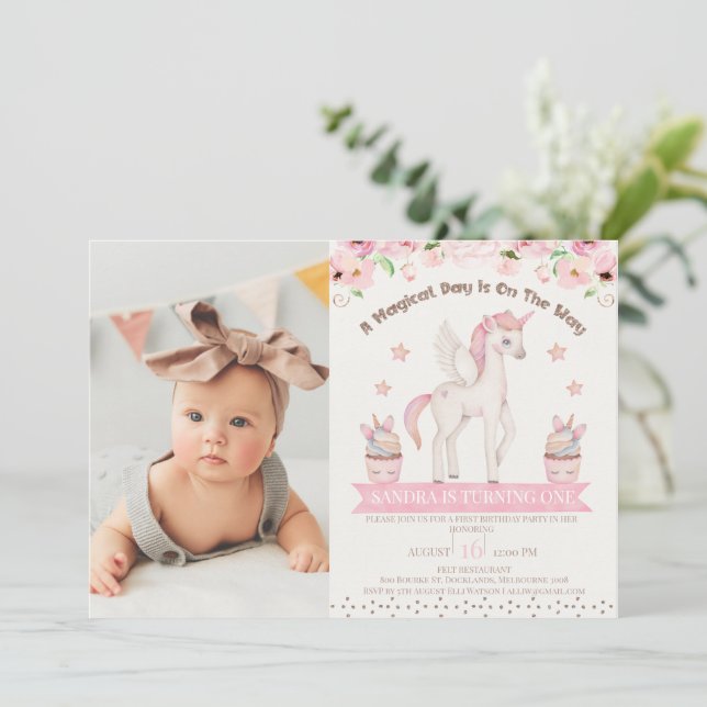 Invitation Photo Pink Cream Unicorn Magique Jour 1er Annivers (Debout devant)