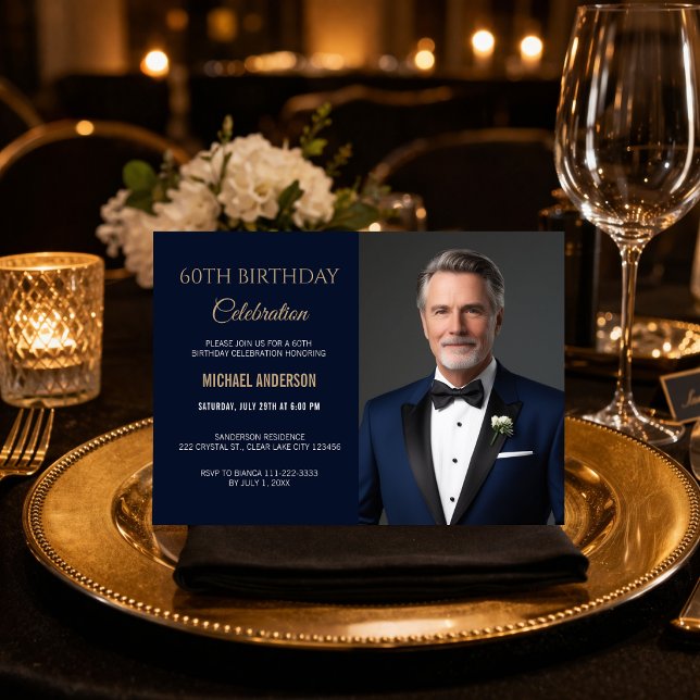 Invitation photo pour la célébration de 60 ans (Elegant navy and gold 60th birthday invitation with modern photo layout)