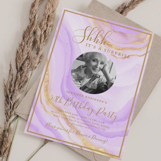 Invitation Photo SURPRISE 50e anniversaire thème Marbre Viole (SURPRISE Photo 50th Birthday Party Purple Marble Invitation)