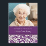 Invitation Photos de Plum Damask 90th Birthday Party Invitati<br><div class="desc">Photo personnalisée Invitations de fête du 90e anniversaire dans l'élégant violet foncé,  crème et blanc classique damas fleuris motif vintage. Ajoutez votre nom,  votre photo et les détails de votre fête d'anniversaire pour une invitation unique et élégante.</div>